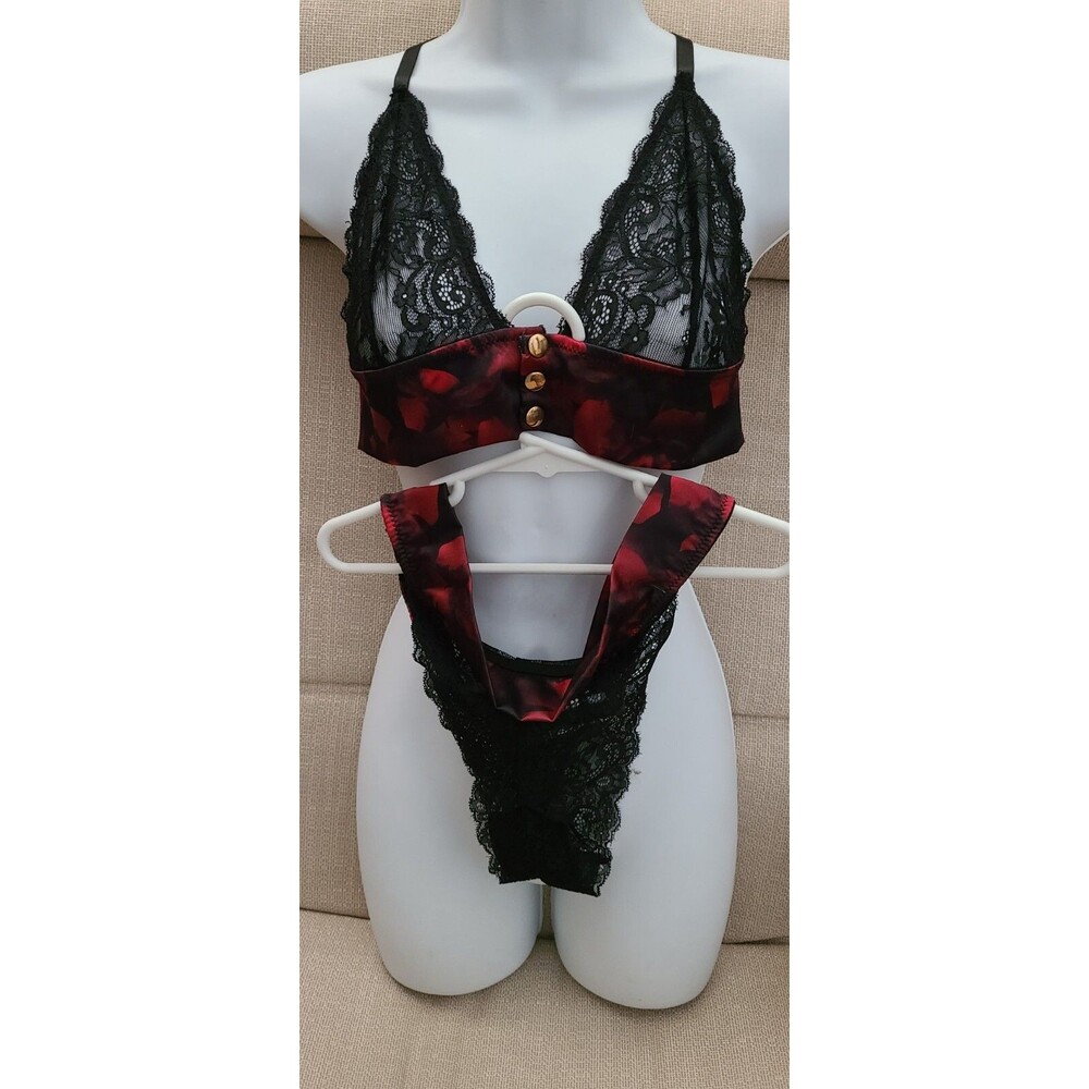Venus Women's Two Pc Lace Sexy Detail Lingerie Set Red Black Size P/M New